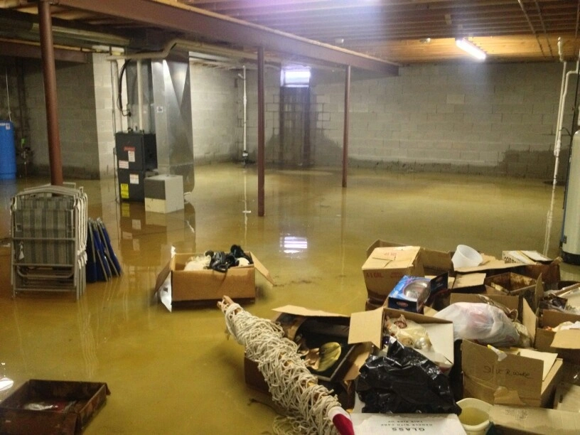 Basement water damage restoration Everett WA